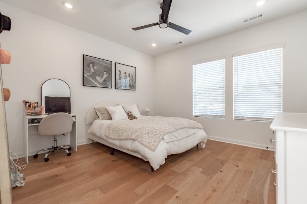 Deans Row Avenue — bedroom with vanity
