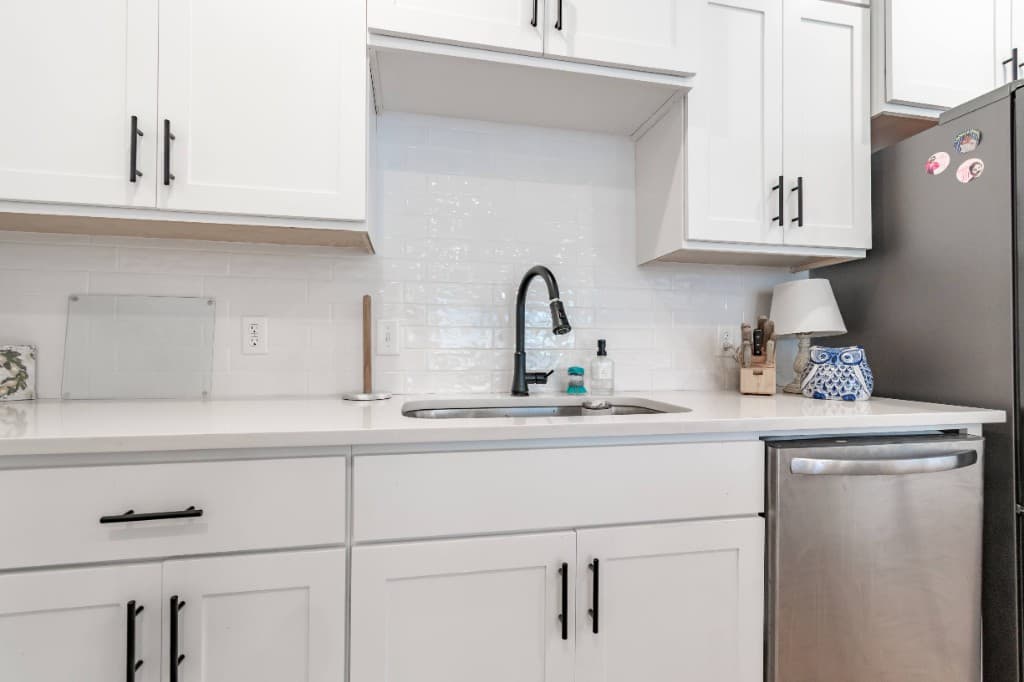 Deans Row Avenue — kitchen sink and dishwasher